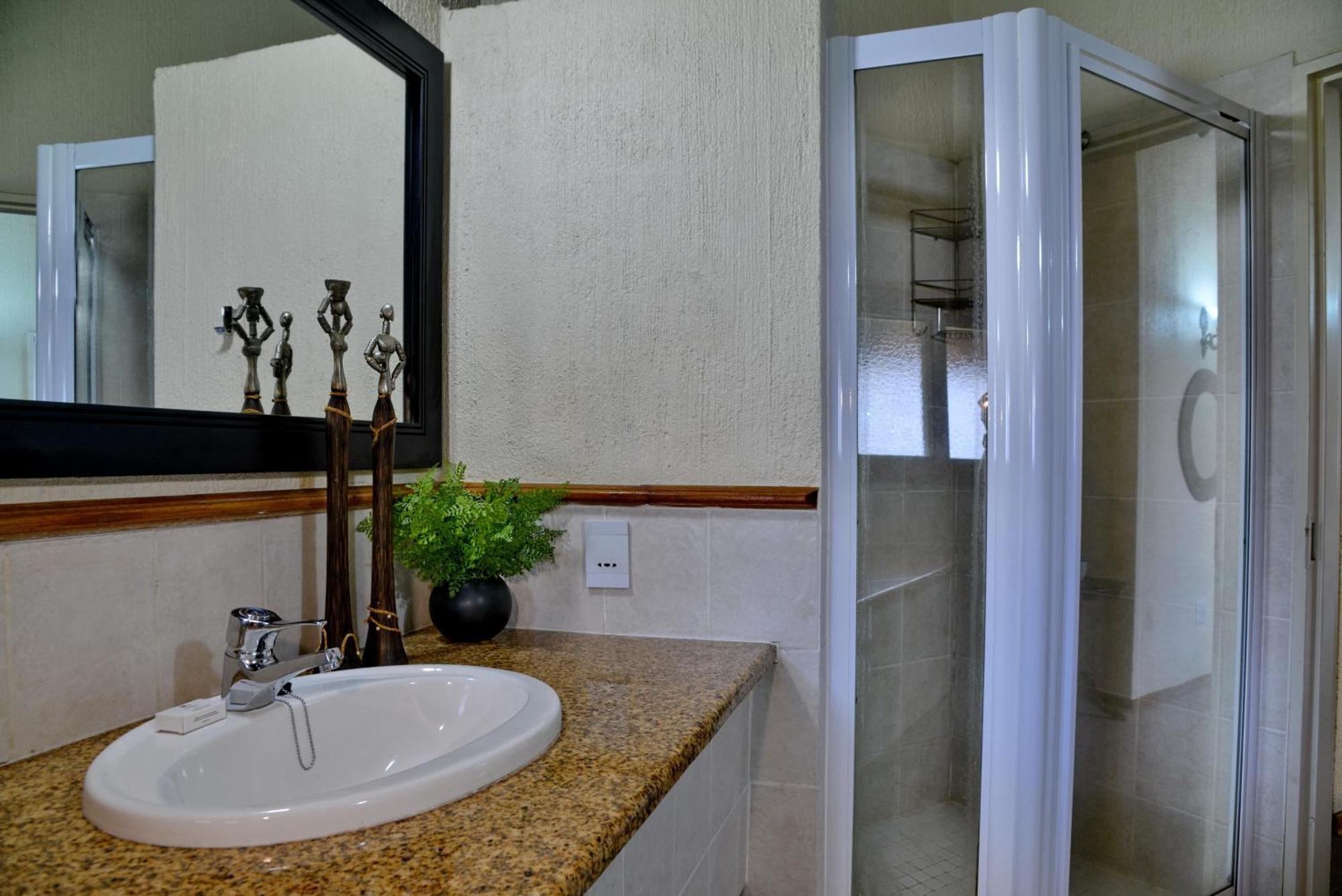 Cambalala - Luxury Units - In Kruger Park Lodge - Serviced Daily, Free Wi-Fi Hazyview Exterior foto